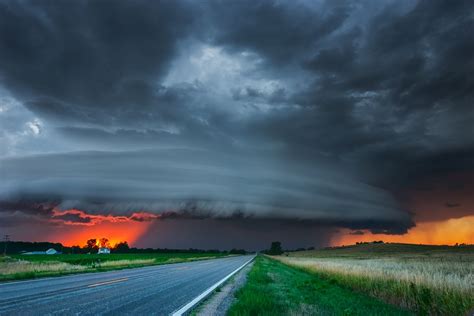 Awe Inspiring Skies Captured By An Extreme Storm Chaser The Sun Sets