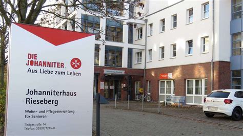 Doch möglicherweise ändert sich das jetzt schneller als bislang geplant. Aktuell acht Corona-Infizierte im Johanniterhaus Rieseberg ...