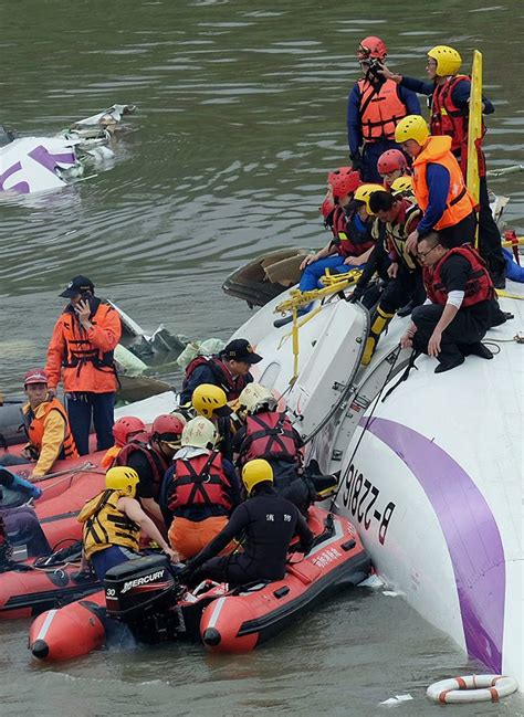 Transasia Crash Eight Dead As Plane Crashes Into Taiwan River Travel