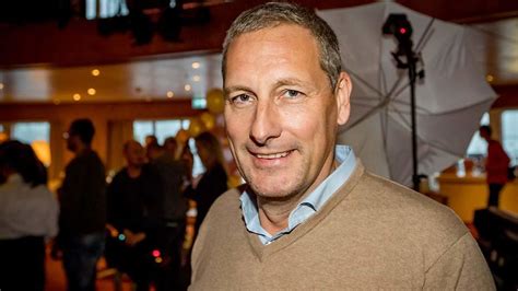 De voorbije twintig jaar speelde hij grote en kleine rollen in tientallen producties van studio 100, vtm, vrt en. Gert Verhulst verslaafd aan Tell Sell
