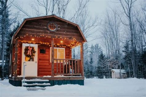 29 Cozy Michigan Cabins To Rent For A Winter Getaway