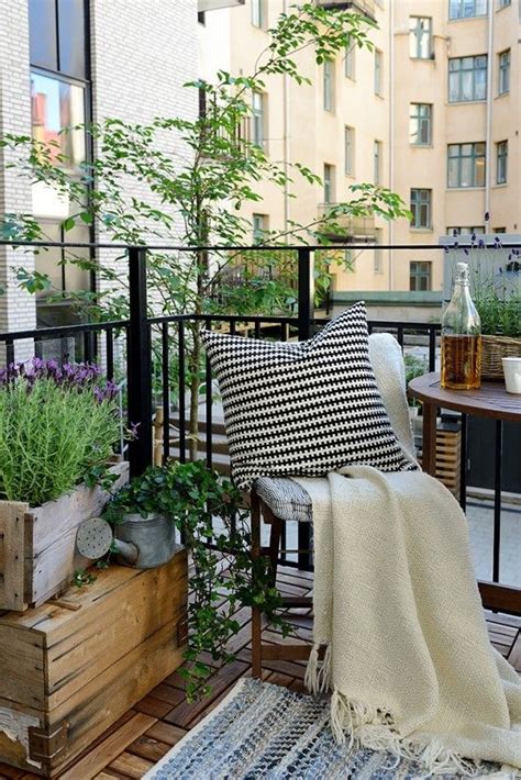 31 Creative Yet Simple Summer Balcony Décor Ideas To Try Small Apartment Balcony Ideas