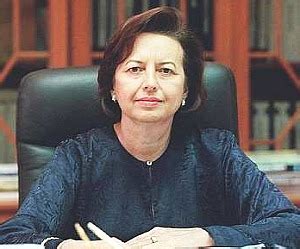 Former bank negara governor zeti akhtar aziz has applauded the appointment of her former colleague nor shamsiah mohd. Malaysia eyes first rate hike in 3 years | KINIBIZ