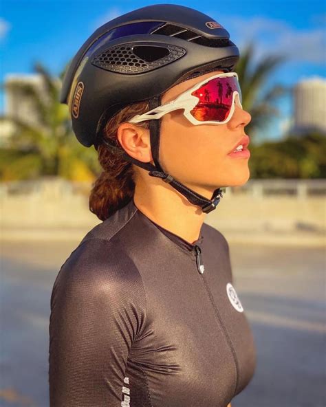 1 965 gostos 13 comentários women ride bikes womenridebikes no instagram repost dzesxo