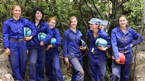 Sie waren nach ihrem tod in eine höhle geraten, die schon damals für homo sapiens genau wie für h. You can now become one of SA's 'underground astronauts' - if you can squeeze through a 18cm hole