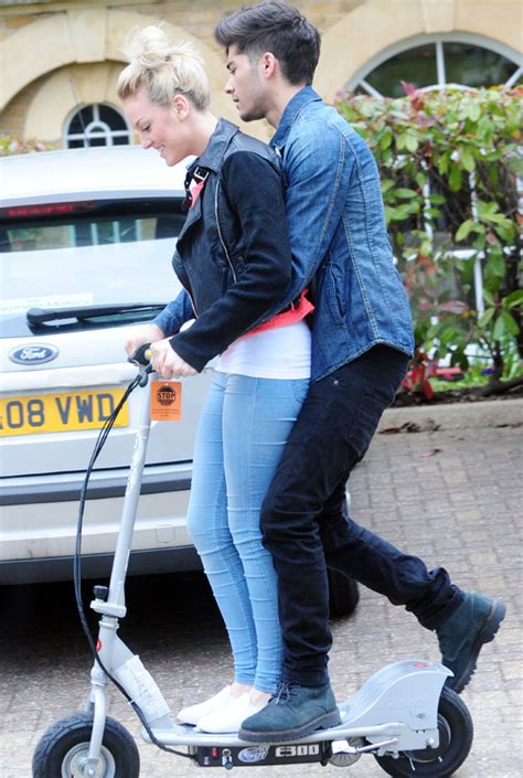 Il 4 agosto 2015 il rappresentante di malik annunciò che la coppia aveva terminato il loro fidanzamento poche settimane prima. Zayn Malik and Perrie Edwards - One Direction Roleplay ...