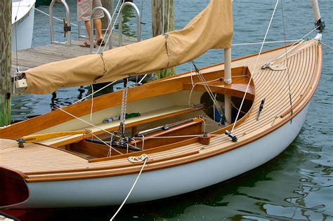 Wooden Classic Sailboat ~ Free Tunnel Hull Boat Plans
