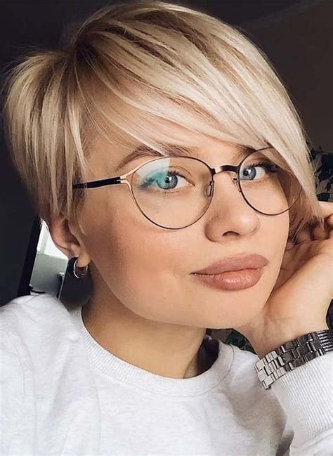 5 Stunning Short Haircut For Women With Glasses Short Hair Glasses