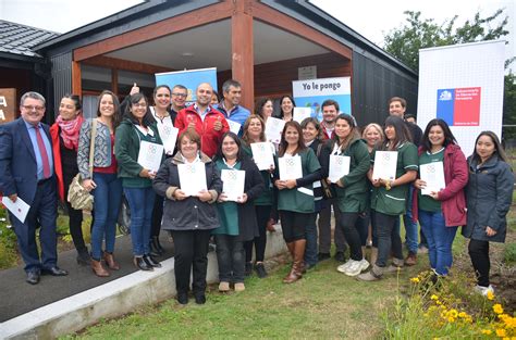 Mineduc lanza móviles educativos que viajarán al norte y al sur del país para que los estudiantes sigan aprendiendo. Mineduc lanzó en Futrono el Marco para la Buena Enseñanza ...