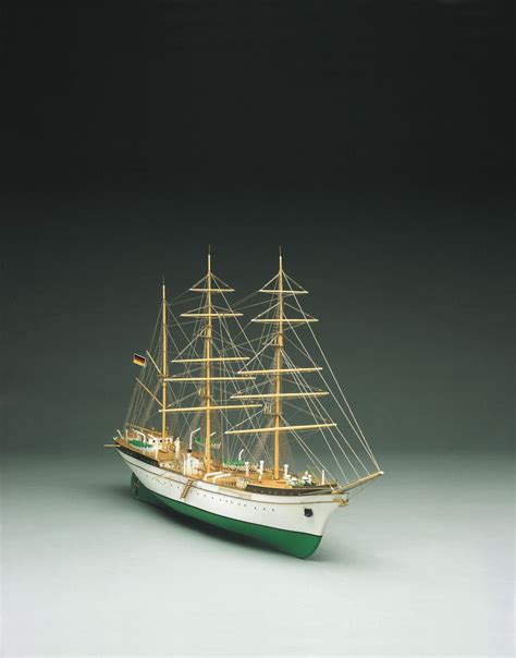 The gorch fock is a tall ship of the german navy (deutsche marine). Gorch Fock Ship Model Kit (Mantua 754)