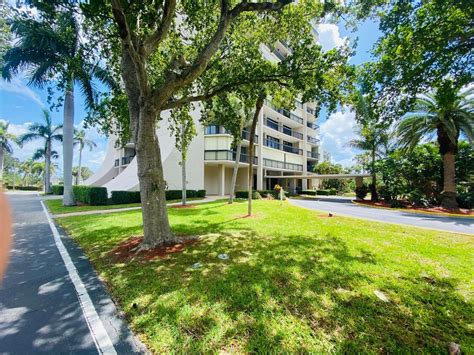 2425 Presidential Way Unit 801 West Palm Beach Fl 33401 Condo For