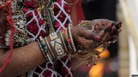 شرعی شادی‘ کم عمری کی شادی میں قانون سے بچنے کا نیا طریقہ؟ Bbc News