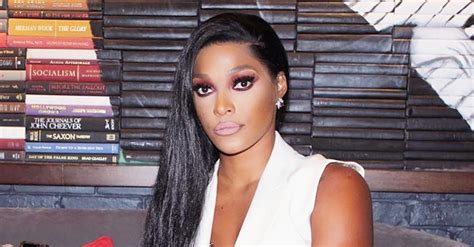 Joseline Hernandezs Recent Revealing Photos Has Fans Thinking Shes Pregnant