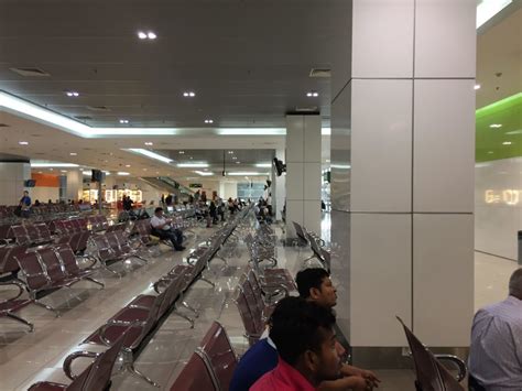 Terminal bersepadu selatan (kuala lumpur, malaysia). Platform Pelepasan di Terminal Bersepadu Selatan, Kuala ...