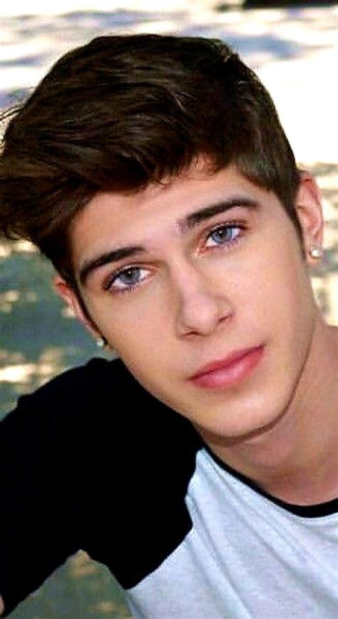 51 lovely short curly hairstyles: Carl Chaze (video: "Loved") | Brown hair boy, Haircuts for men, Face hair