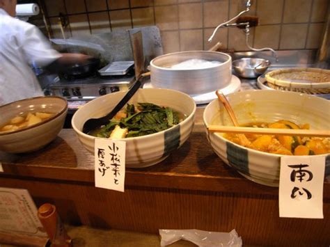 かきまぜ奈良うどん「ふく徳」＠奈良市-09 | ふく徳さんでは、こんなおばんざいもいただけるそうです。こだわりの日本酒も… | Flickr