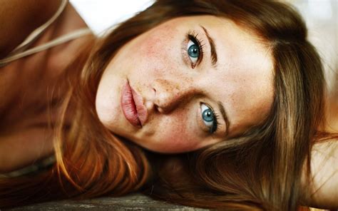 Blue Eyed Girl Freckles Face Wallpaper Coolwallpapersme