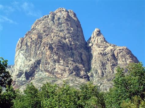 Armas y armaduras en España: Piedras y rocas
