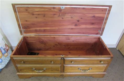 Lot Detail Vintage Lane Cedar Hope Chest With Key