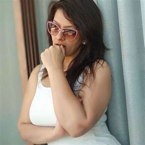 actress falguni rajani hd photos and wallpapers february 2020 gethu cinema