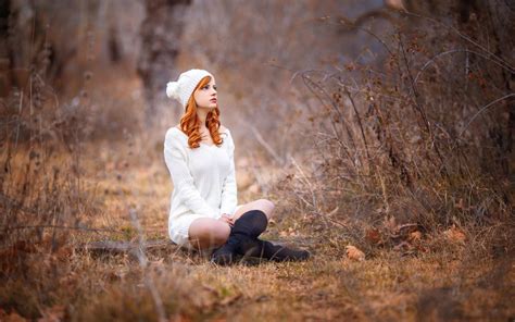 Sunlight Forest Women Outdoors Women Redhead Depth Of Field Long Hair Nature Photography