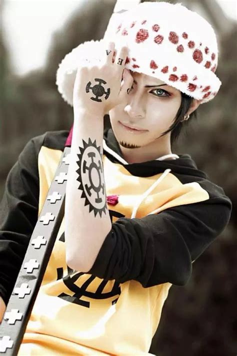 Trafalgar Law Cosplay Anime Epic Cosplay Cosplay Outfits Awesome Cosplay Cosplay Ideas