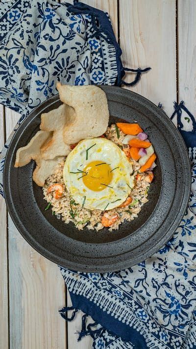 All are in kantin jajan bensu. Nasi Goreng Daun Jeruk ~ Resep | Resep di 2020 | Resep ...