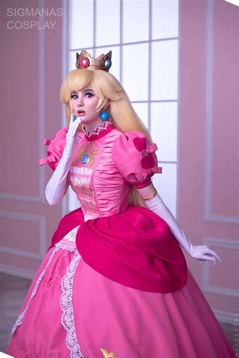 princess peach from super mario bros daily cosplay