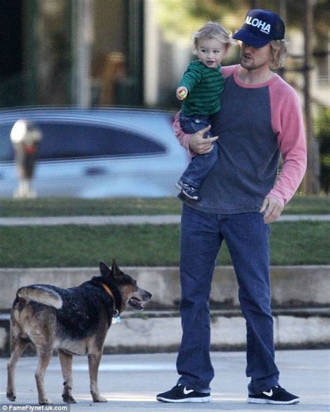 Owen cunningham wilson , род. Just the two of us! Owen Wilson and his one-year-old mini ...