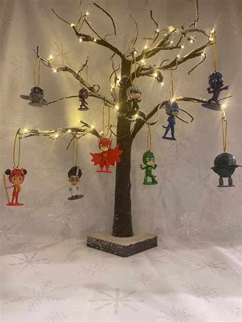 Pin On Character Christmas Tree Decorations