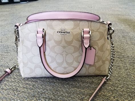 Pink Coach Purse With Detachable Shoulder Strap Like New Only Used