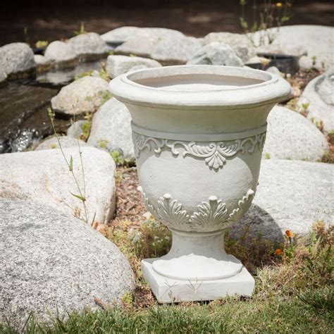 20" Tall Aged Roman Design Outdoor Garden Urn Planter / Flowers Pot