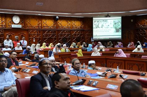 Abang almarhum dato' dr haron din meninggal dunia. Dr Shafie Abu Bakar: PERKESAHAN TENTANG DATO` DR. HARON DIN