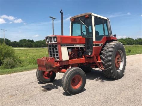1086 Ih Tractor With Cab Nex Tech Classifieds