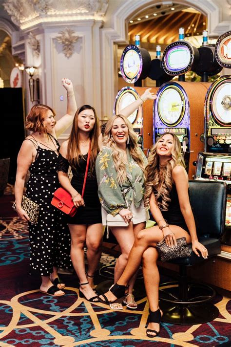 The Perfect Guide For A Girls Trip To Las Vegas Sandy A La Mode