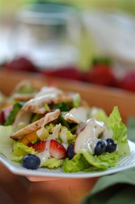 Delicious poppyseed dressing drizzled over the salad makes the dish there is just something about panera strawberry poppyseed salad that we all love. Strawberry PoppySeed Chicken Salad ( Copycat Panera ...