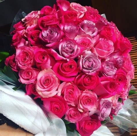 Check spelling or type a new query. Marina Ruy Barbosa ganha flores do namorado | Rosas lindas ...