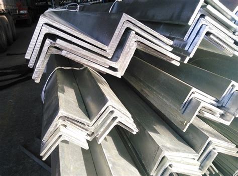 China Astm A572 Gr60 Gr50 A36 Galvanized Slotted Ms Steel Angle