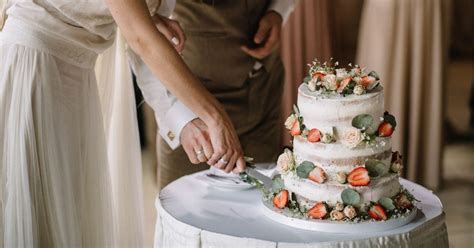 How To Choose Your Wedding Cake Deer Creek Golf Club