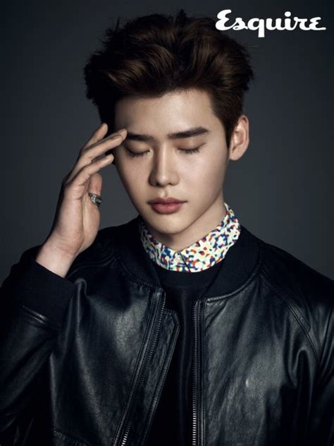 Ли чон сок v live. Lee Jong Suk Looks Sexy and Masculine in Esquire Pictorial ...