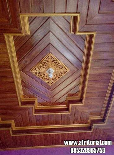plafon kayu ruang tamu rumah mewah motif terbaru