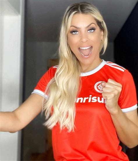 Renata fan impressiona jogo aberto mostra dia supervisao escreveu legenda publicacao cabelo melhor sandra sempre estilo. Renata Fan revela nervosismo em classificação do ...