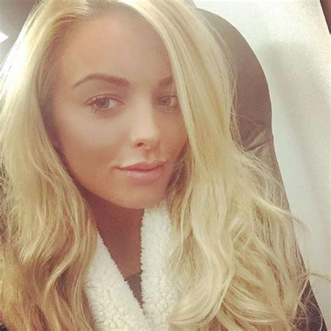 Mandy Rose Wallpapers - Wallpaper Cave