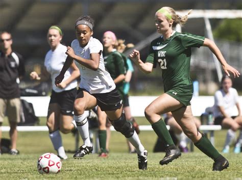 Muskegon area girls soccer district scores, regional pairings - MLive.com