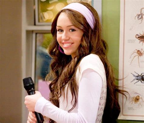 Miley Cyrus Rocks Long Brown Hannah Montana Hair For Snl Skit