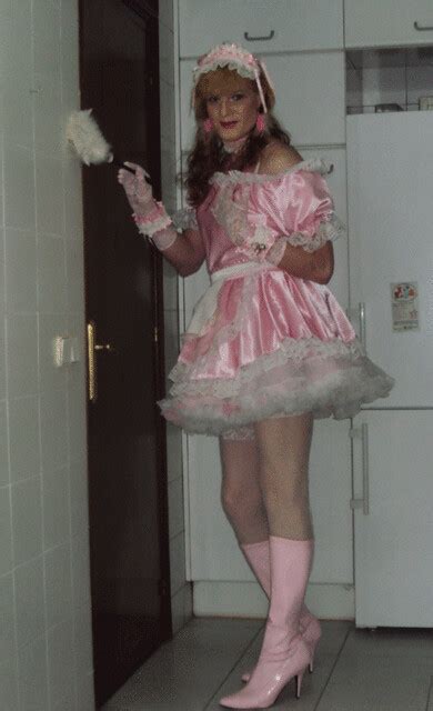 246 Sissy Maid In Pink Dusting Dusting In Full Pink Sissy Flickr