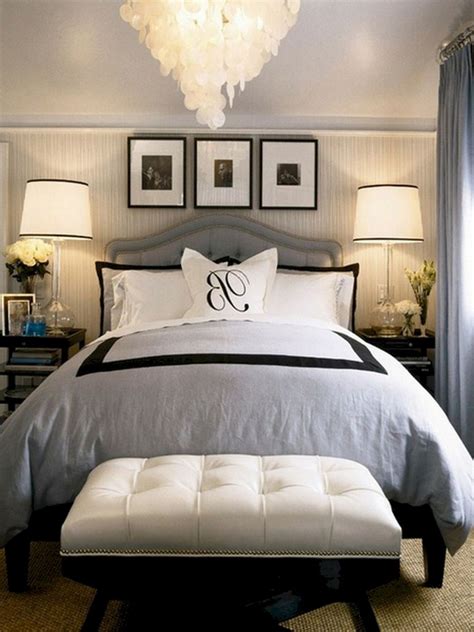 Invest in the best bedding for a romantic bedroom. 37+ Comfy Small Master Bedroom Ideas