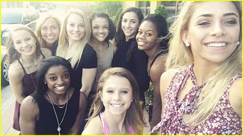 Simone Biles Laurie Hernandez And The Us Womens Gymnastics Team Have Dinner Out In Rio See The