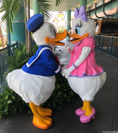 Donald And Daisy Duck Harveys Bag The Disney Food Blog