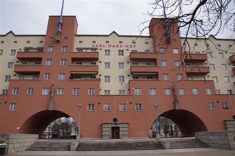 Municipal housing complexes) in vienna, situated in heiligenstadt. Gemeindebau: Karl Marx Hof - Liesing